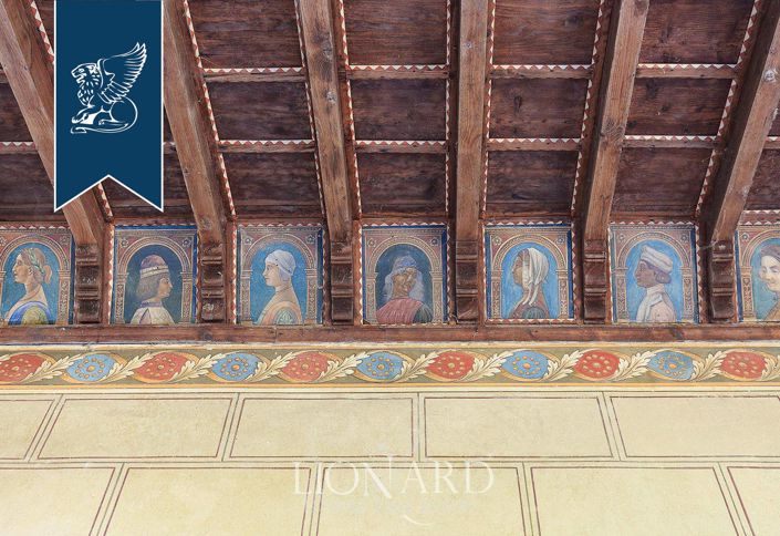 Image No.59-8 Bed Property for sale