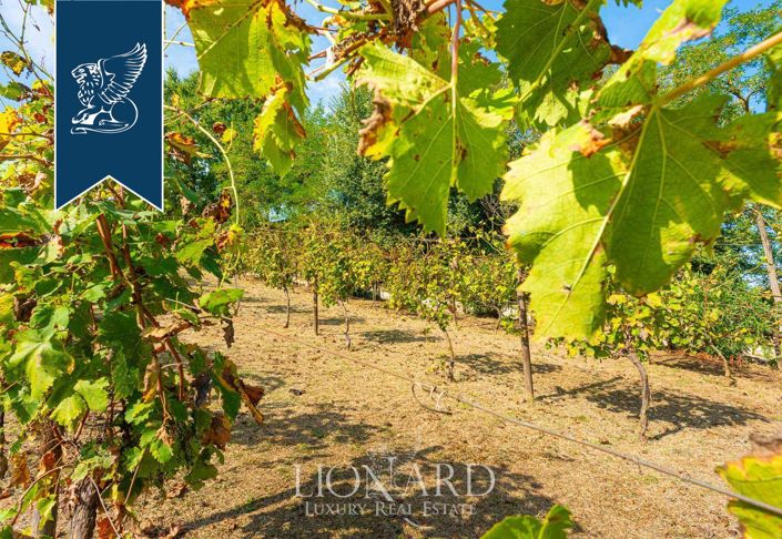 Image No.28-9 Bed Villa for sale