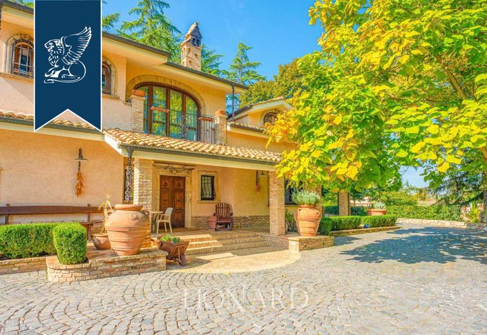 Image No.34-9 Bed Villa for sale