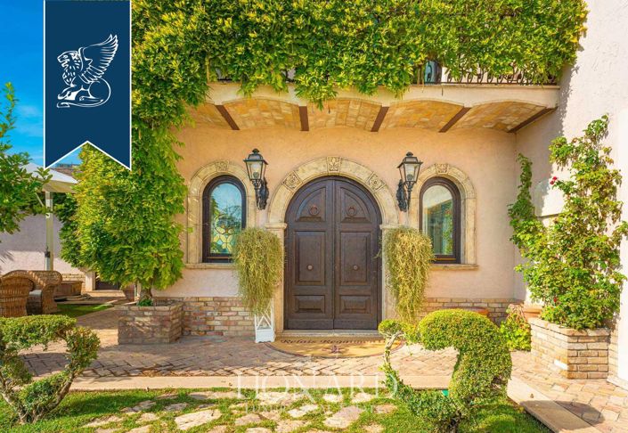 Image No.46-9 Bed Villa for sale