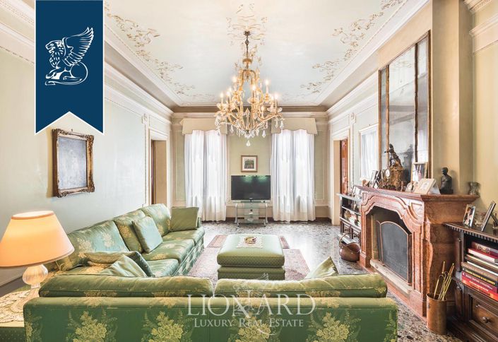 Image No.23-15 Bed Villa for sale