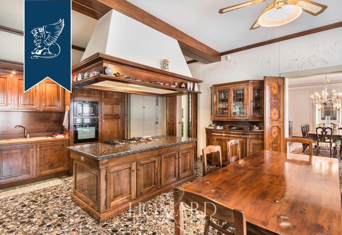 Image No.49-15 Bed Villa for sale