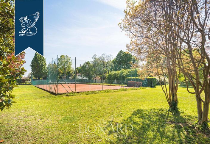 Image No.54-15 Bed Villa for sale