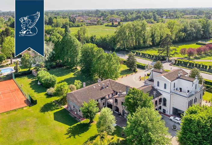 Image No.55-15 Bed Villa for sale