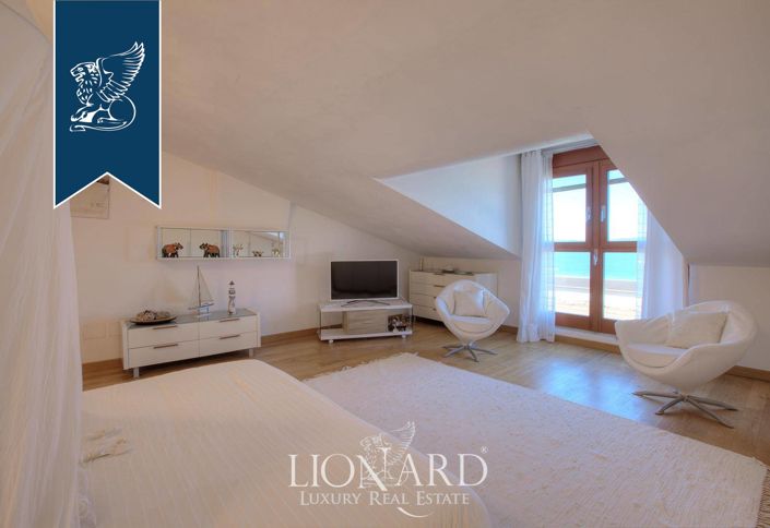 Image No.42-4 Bed Villa for sale