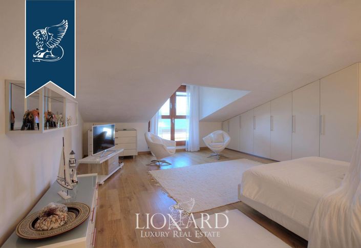 Image No.44-4 Bed Villa for sale