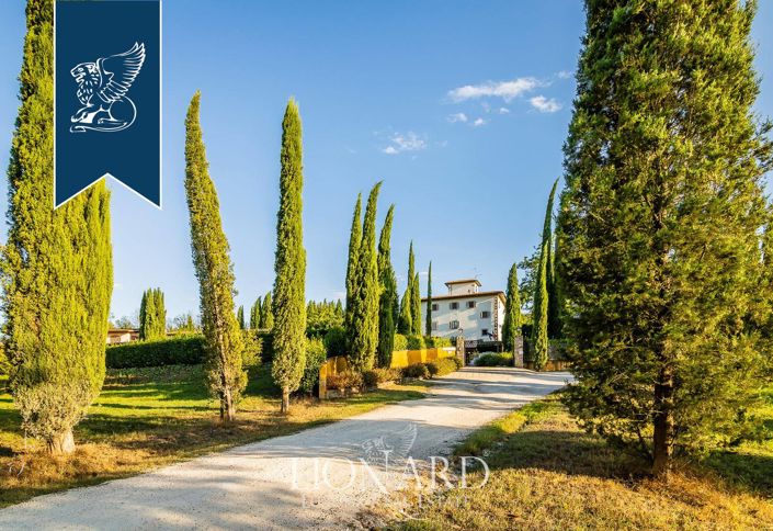 Image No.25-22 Bed Villa for sale