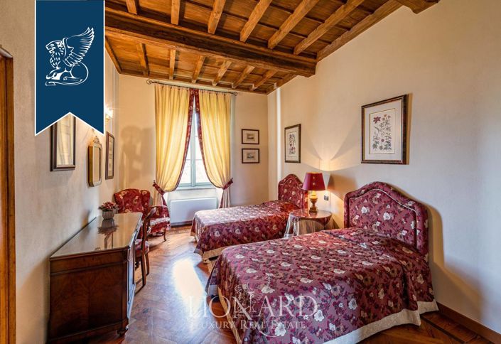 Image No.38-10 Bed Farmhouse for sale