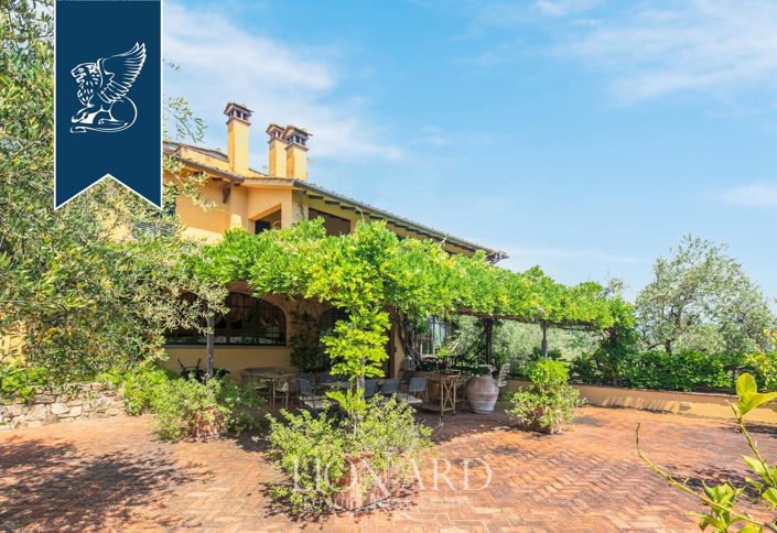 Image No.11-7 Bed Villa for sale