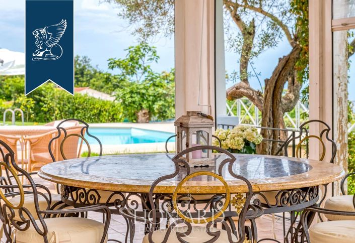 Image No.12-7 Bed Villa for sale