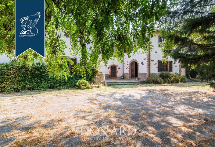 Image No.10-6 Bed Country House for sale