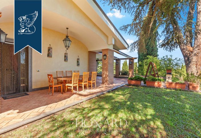 Image No.9-5 Bed Villa for sale