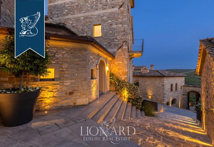 Image No.17-14 Bed Property for sale