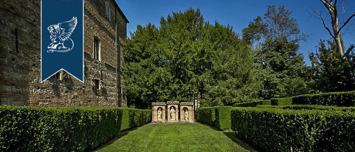 Image No.21-27 Bed Property for sale