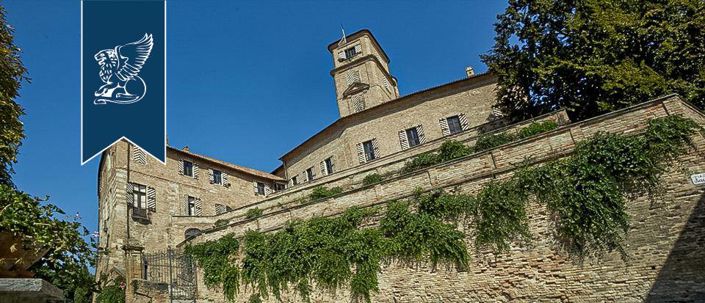 Image No.3-27 Bed Property for sale