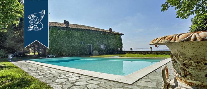 Image No.32-27 Bed Property for sale