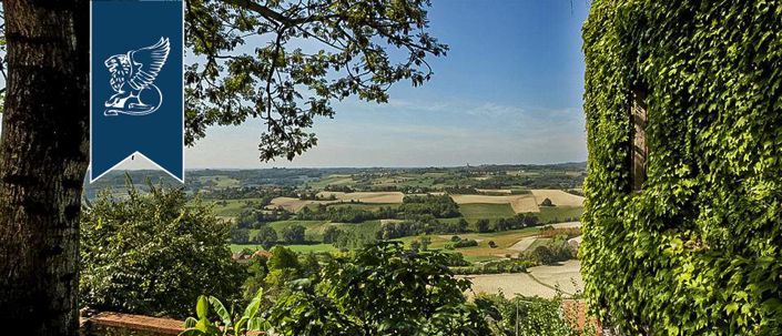 Image No.35-27 Bed Property for sale