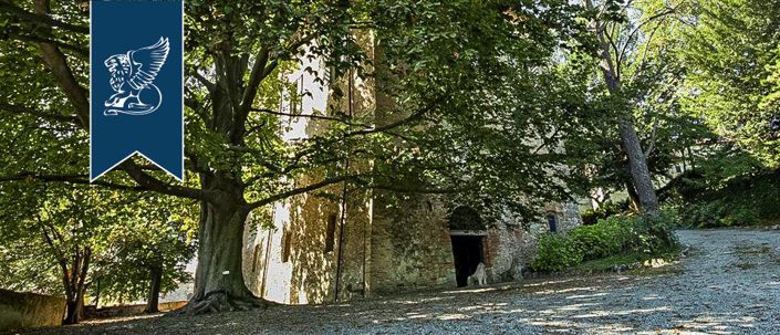 Image No.36-27 Bed Property for sale