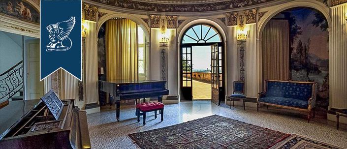 Image No.43-27 Bed Property for sale