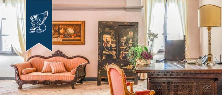 Image No.52-27 Bed Property for sale