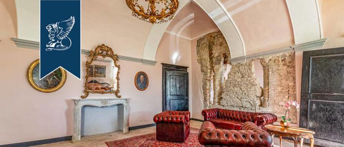 Image No.53-27 Bed Property for sale