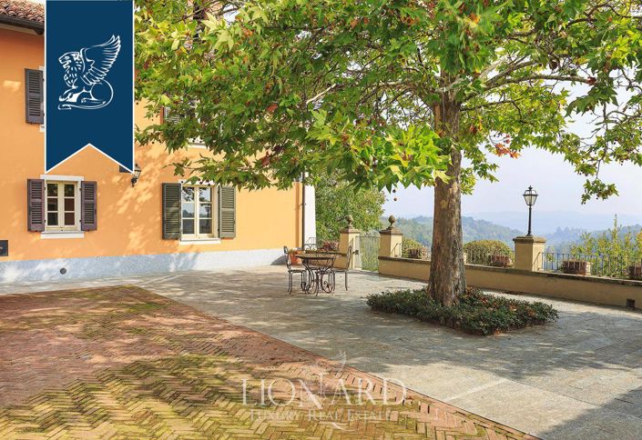 Image No.11-10 Bed Villa for sale