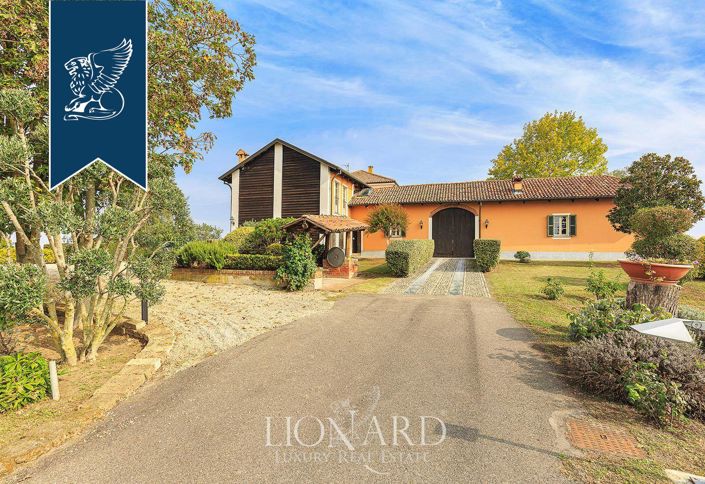 Image No.17-10 Bed Villa for sale