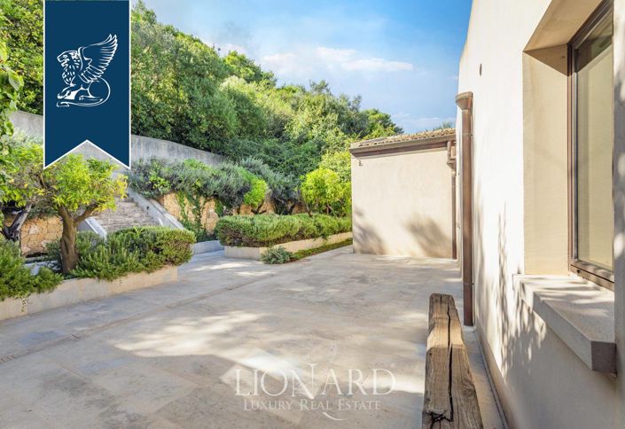 Image No.11-Villa de 4 chambres à vendre à Valderice