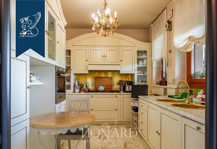 Image No.10-3 Bed Apartment for sale