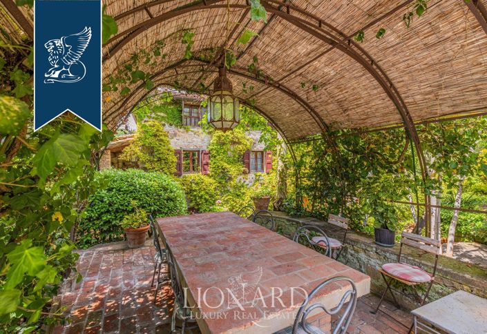 Image No.13-12 Bed Villa for sale