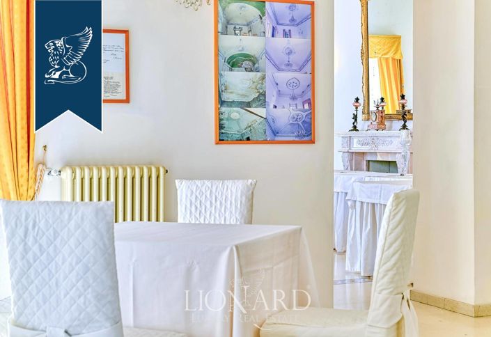 Image No.20-9 Bed Villa for sale