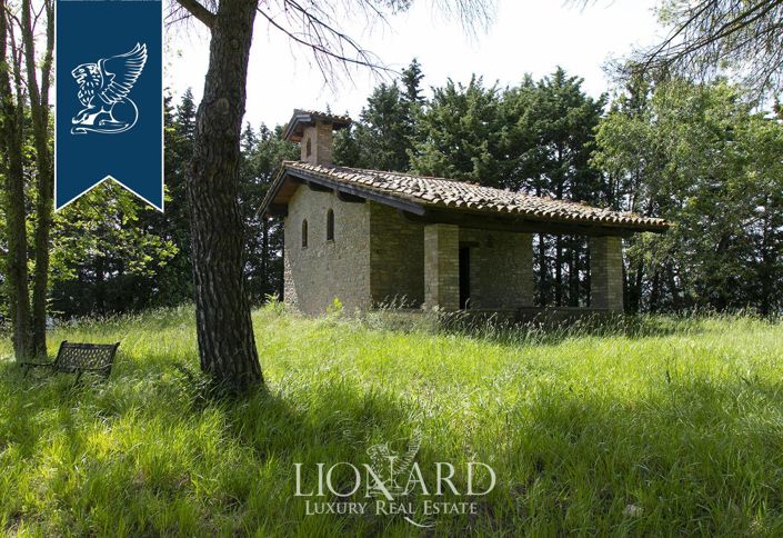 Image No.19-15 Bed Farmhouse for sale