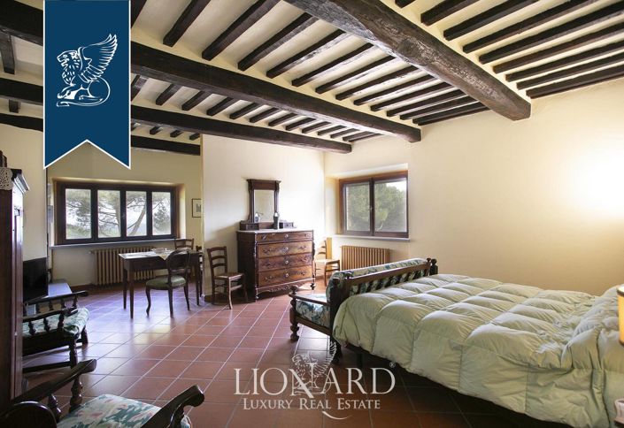 Image No.26-15 Bed Farmhouse for sale