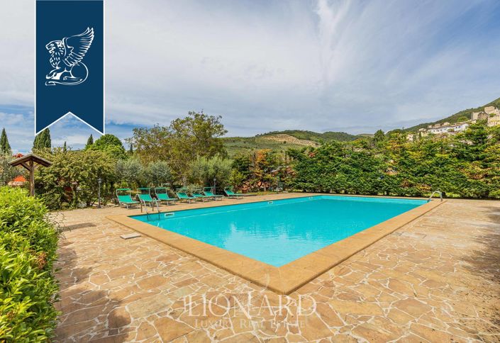 Image No.25-11 Bed Farmhouse for sale