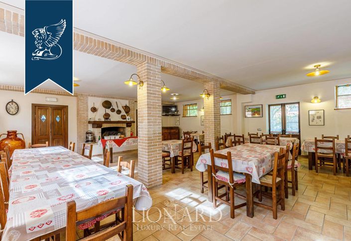 Image No.35-11 Bed Farmhouse for sale