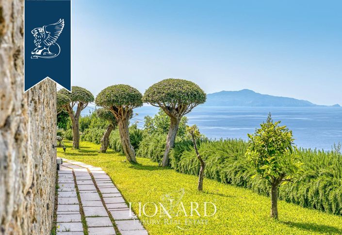 Image No.12-7 Bed Villa for sale