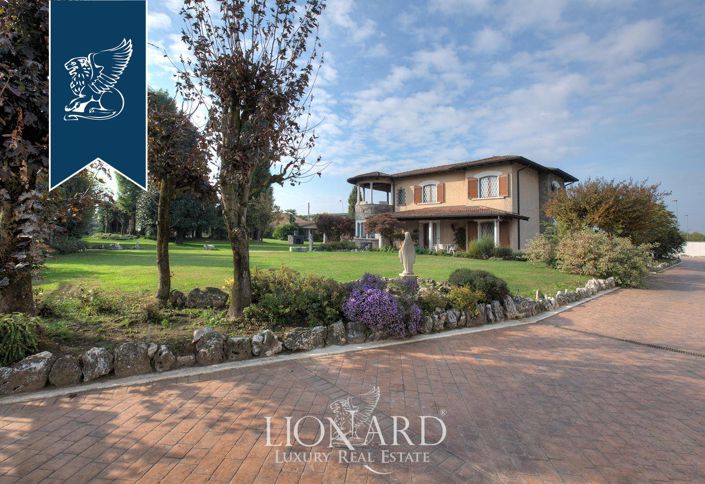 Image No.3-1 Bed Villa for sale