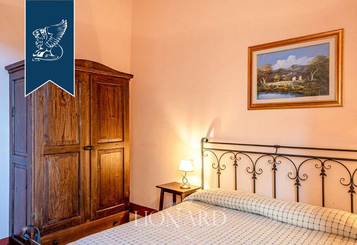 Image No.15-18 Bed Villa for sale