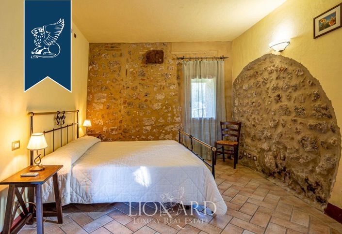 Image No.17-18 Bed Villa for sale