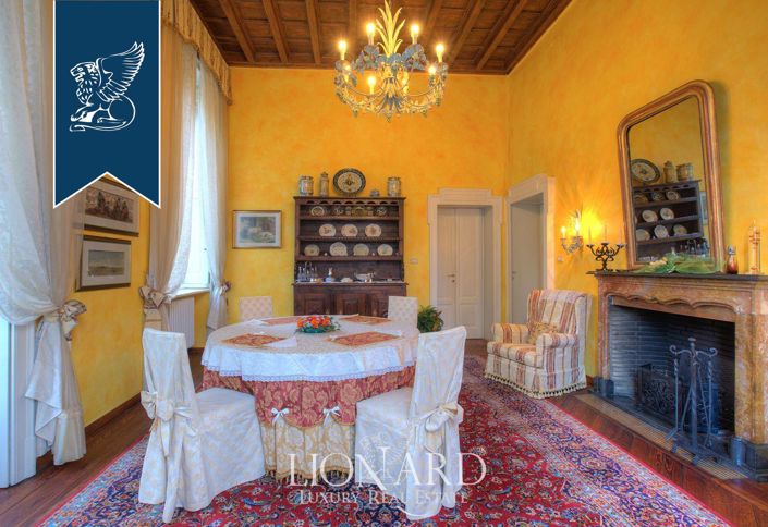 Image No.18-8 Bed Villa for sale