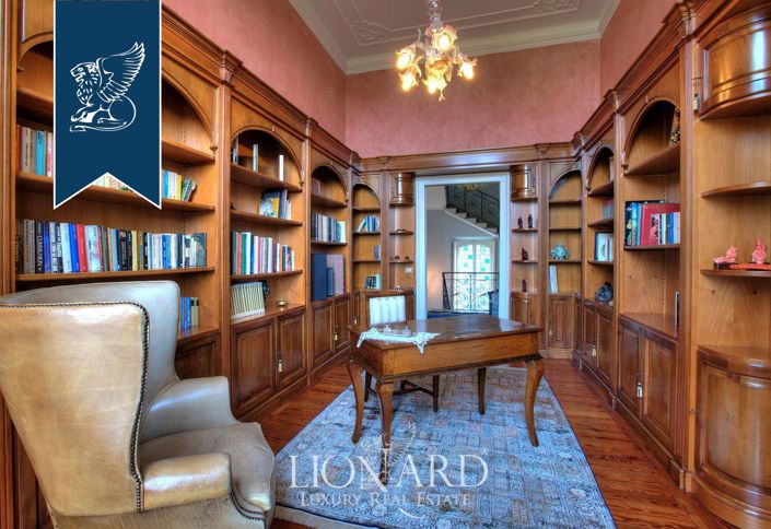 Image No.28-8 Bed Villa for sale