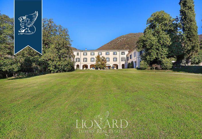 Image No.18-12 Bed Villa for sale