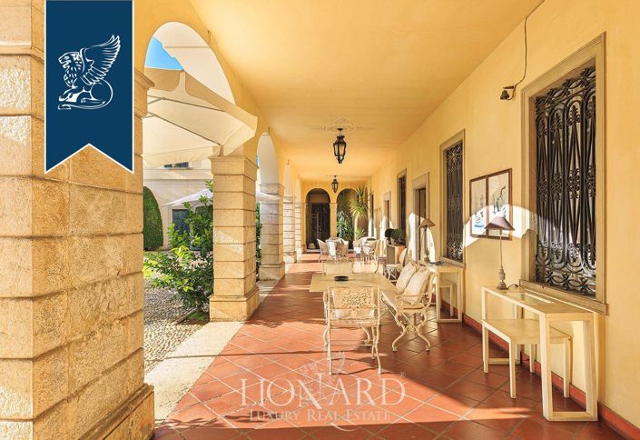 Image No.29-12 Bed Villa for sale