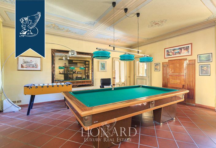 Image No.50-12 Bed Villa for sale