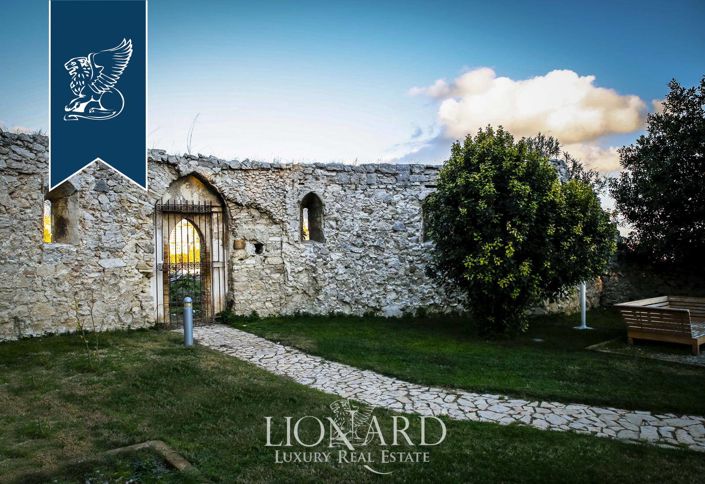 Image No.7-12 Bed Villa for sale