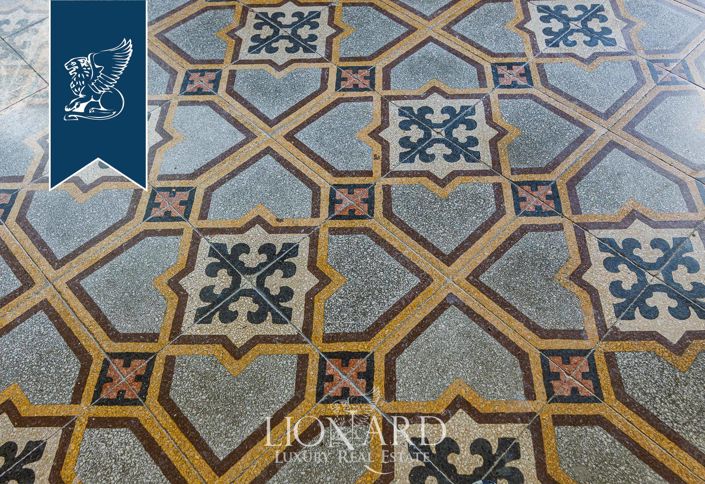 Image No.24-9 Bed Villa for sale