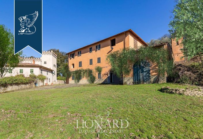 Image No.4-9 Bed Villa for sale