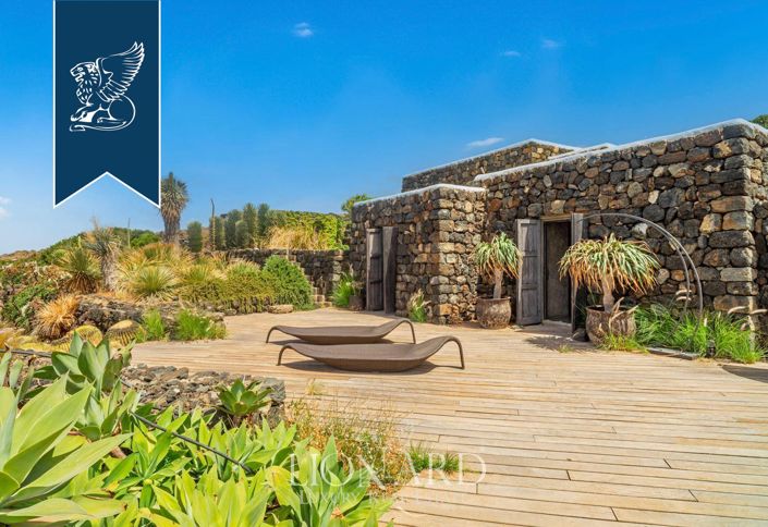 Image No.11-2 Bed Villa for sale