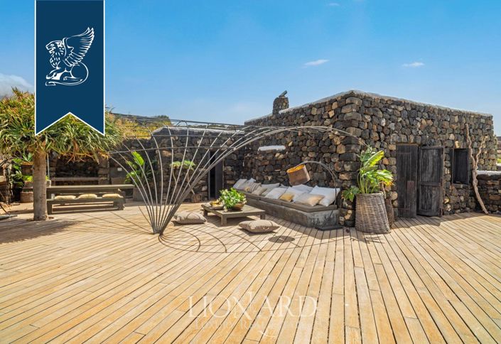 Image No.14-2 Bed Villa for sale