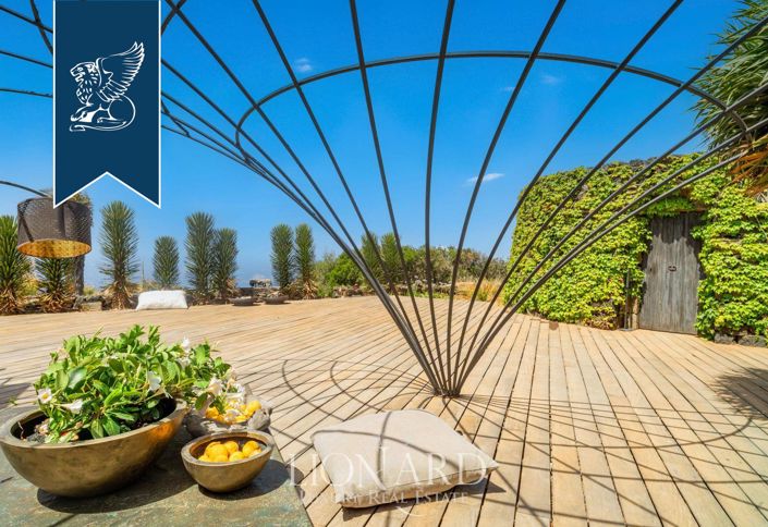 Image No.19-2 Bed Villa for sale